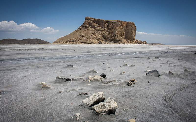 دریاچه ارومیه به‌ طور کامل خشک شد؟