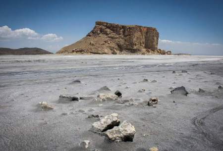 دریاچه ارومیه به‌ طور کامل خشک شد؟