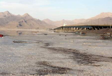 پروفسور ناصر آق: دریاچه ارومیه سال آینده کاملا خشک می‌شود