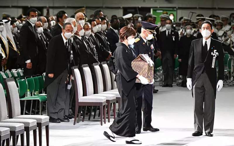 خشم ژاپنی‌ها از برگزاری یك مراسم پرهزینه