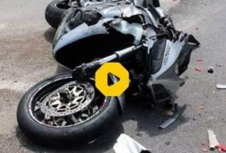 نجات یک موتورسوار پس از حادثه هولناک