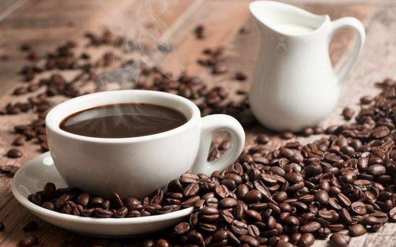 چه کسانی باید در مصرف قهوه احتیاط کنند؟