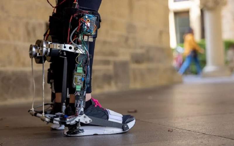 چکمه‌های رباتیکی که پیاده‌روی را آسان می‌کند