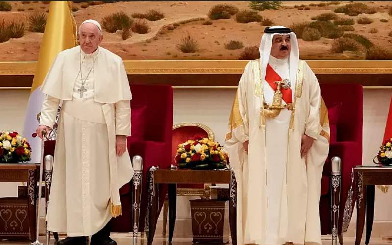 سفر پاپ به بحرین برای گفتگوی بین ادیان