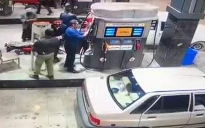 سرقت موبایل از یک راننده پراید در پمپ بنزین