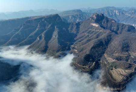 کوه‌های "تای هانگ" در شمال چین  <img src="https://cdn.baharnews.ir/images/picture_icon.gif" width="16" height="13" border="0" align="top">