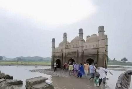مسجدی که از زیر آب بیرون آمد!