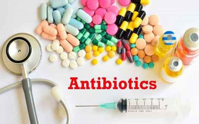 چرا نباید به تجویز آنتی‌بیوتیک اصرار کنیم؟