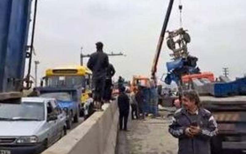 تصادف زنجیره‌ای در تهران با چند کشته و زخمی