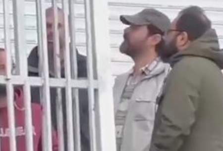 شهاب حسینی مقابل اوین پیگیر وضعیت ترانه شد