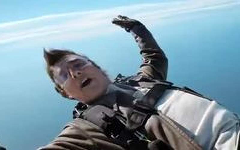 سقوط آزاد تام کروز از داخل هواپیما!/فیلم