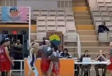 زد و خورد شدید در یک مسابقه بسکتبال/فیلم