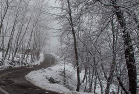 برف و باران در جاده‌های ۲۳ استان کشور