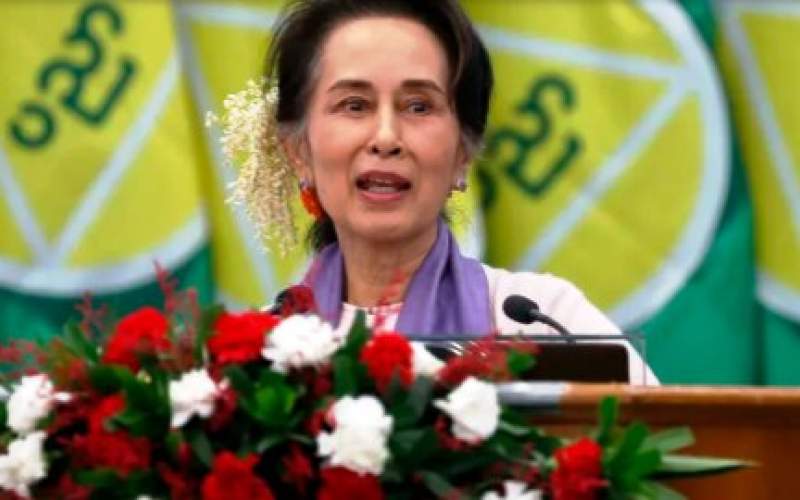  ۳۳ سال زندان برای  آنگ سان سوچی