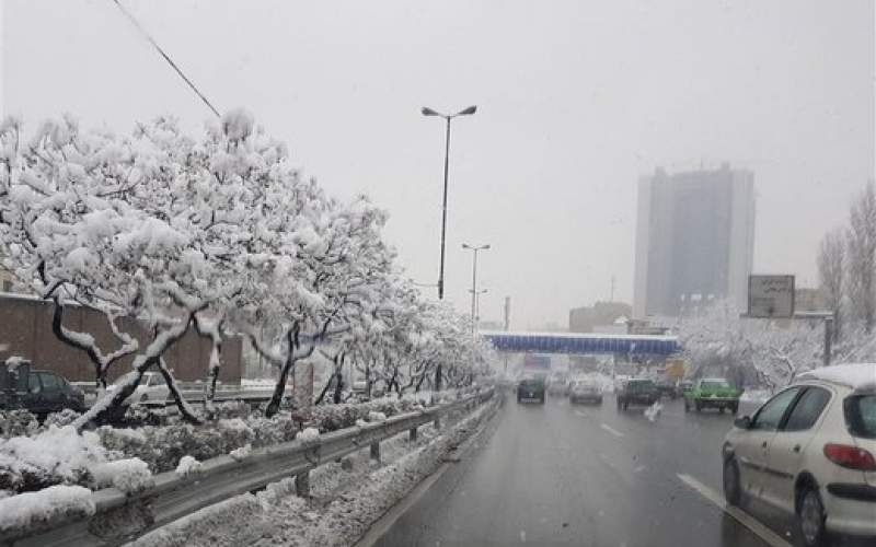 برف و باران در راه‌های ۱۰ استان کشور