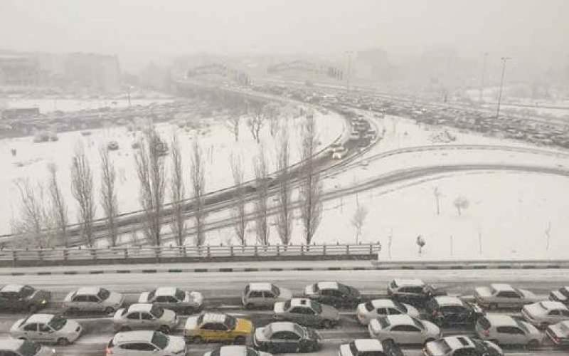 بارش برف تهران را قفل کرد /فیلم