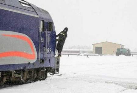 چرا سرمای شدید قطار‌ها را زمین‌گیر کرد؟