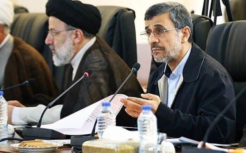  احمدی نژاد نصف دولت رئیسی را تسخیر کرد