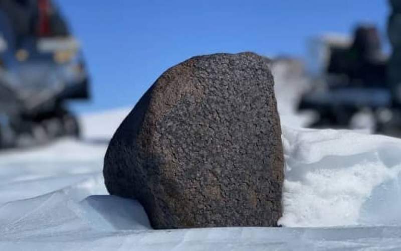 کشف یک شهاب سنگ نادر و مرموز درقطب جنوب