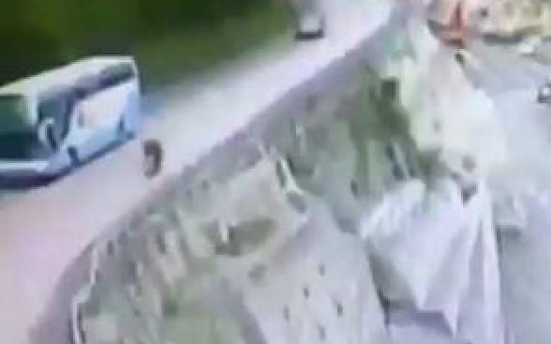 ویدئویی از سقوط وحشتناک موتورسوار از روی سد