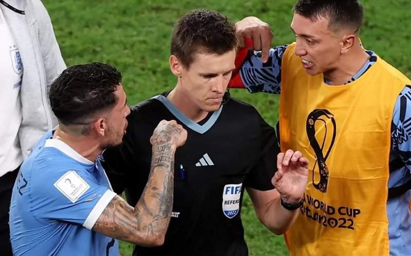 فیفا تیم ملی اروگوئه را نقره‌داغ کرد
