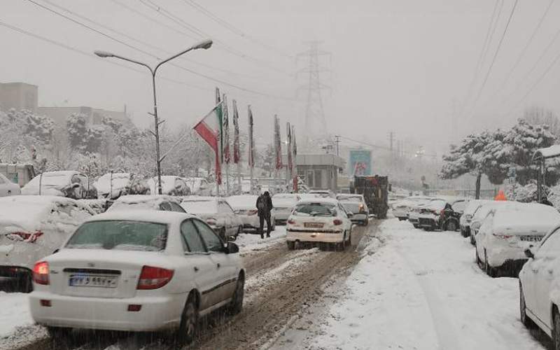 بارش شدید برف در شمال پایتخت /عکس