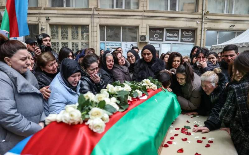 مراسم تشییع جنازه اورخان عسکروف، افسر امنیتی شاغل در سفارت جمهوری آذربایجان در تهران که در جریان حمله به سفارت کشته شد