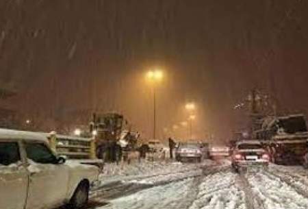 آزادراه تهران - قزوین در محاصره برف و کولاک
