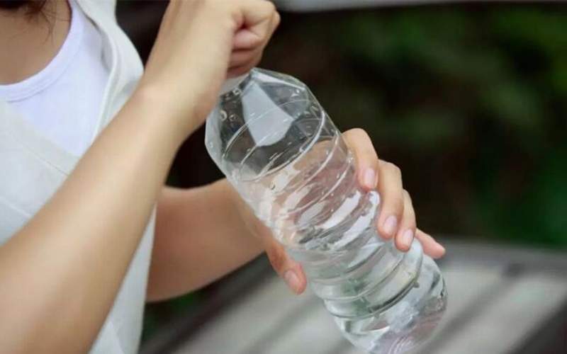استفاده دوباره از بطری‌های آب خطرناک است؟
