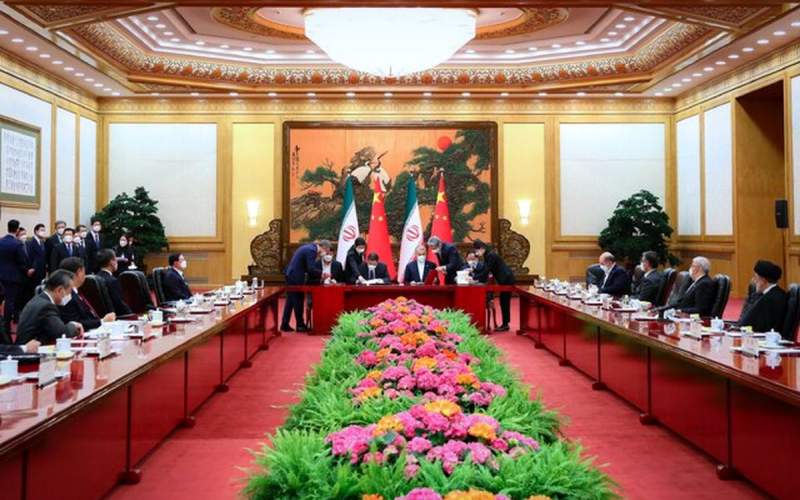 ایران و چین ۲۰ سند همکاری امضا کردند