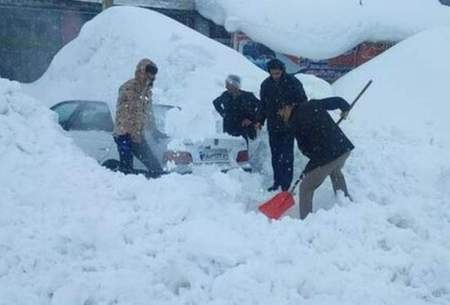برف روستای امام قیس بروجن را محاصره کرد