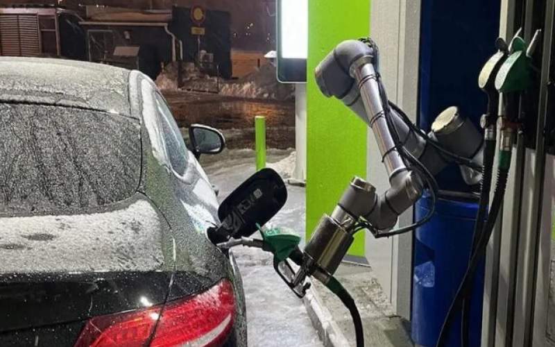 ربات‌ها متصدی پمپ بنزین