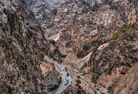 جاده‌ای صعب العبور، اما زیبا در دل افغانستان