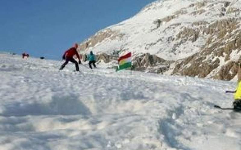 لذت عراقی‌ها از اسکی در مرز ایران /فیلم