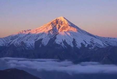 تصویری زیبا از طلوع خورشید بر قله دماوند