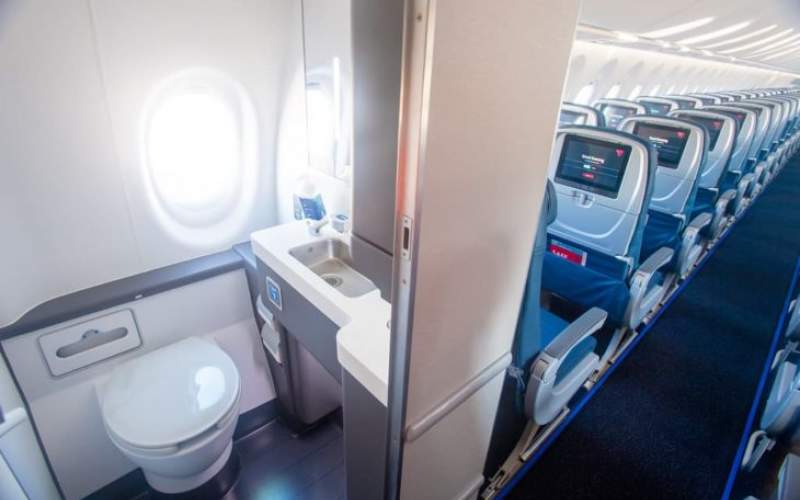 توالت هواپیما چگونه کار می‌کند؟