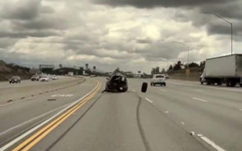 ویدئوی عجیب‌ترین تصادفِ ناگهانی جاده‌ای