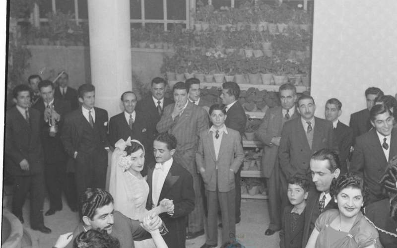 عکسی از جشن عروسی در تهران، سال ۱۳۳۰