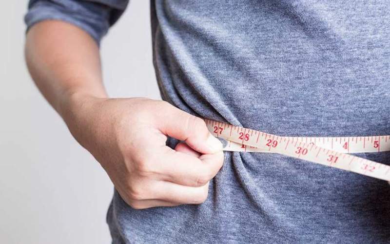 ۶ کار غلطی که باعث چاقی شکمی می‌شوند