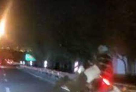 دیوانه‌بازی یک موتورسوار در بزرگراه یادگار امام