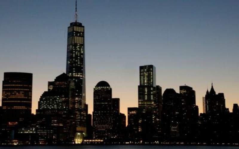 برخورد صاعقه به بلندترین ساختمان نیویورک