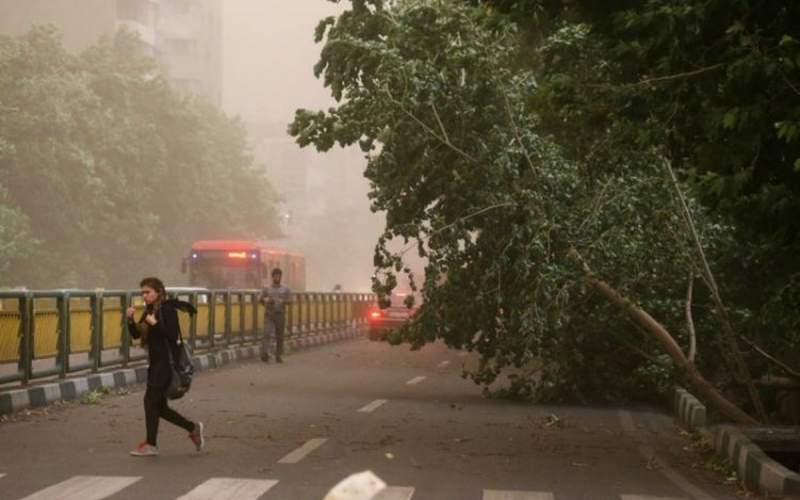 وزش باد شدید و خیزش گرد و خاک در تهران