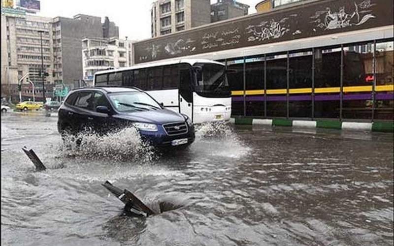 آبگرفتگی معابر و طغیان رودخانه‌ها در جنوب کشور