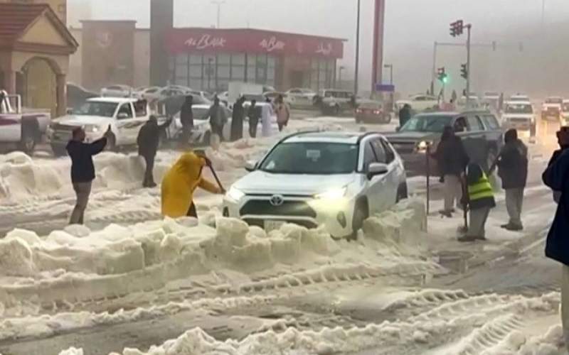 برف سنگین در عربستان /فیلم