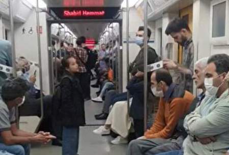 آوازخوانی وایرال شده دو دختر در مترو /فیلم