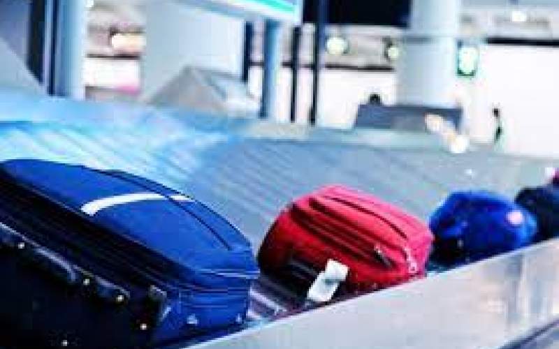 مراقبت عجیب از آسیب ندیدن چمدان‌ها در فرودگاه