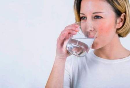 فواید نوشیدن آب نیم ساعت قبل غذا