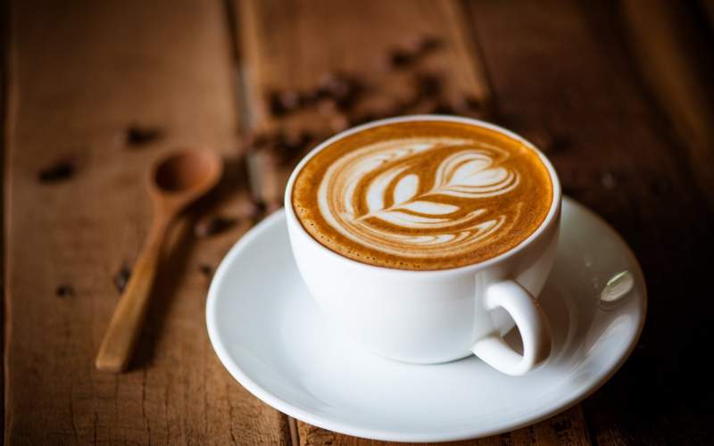 ۶ مزیت شگفت‌انگیز قهوه صبحگاهی که نمی‌دانید