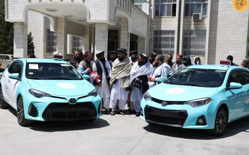 طالبان رنگ تاکسی‌ها را تغییر داد