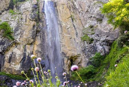 آبشار لاتون در گیلان  <img src="https://cdn.baharnews.ir/images/picture_icon.gif" width="16" height="13" border="0" align="top">